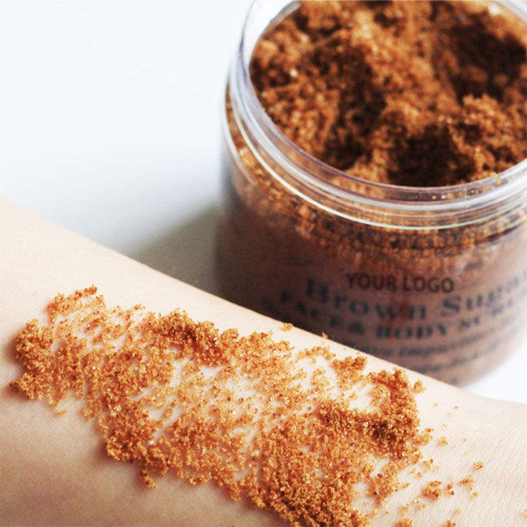 ¿Cuál es la diferencia entre un exfoliante facial y un matorral?